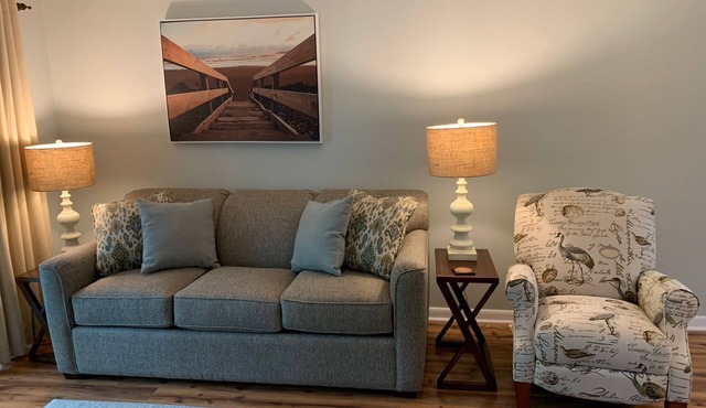 Winter/Spring Specials/Pet Friendly! Close To Beach! Email for Quote!