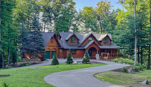 Winter-Summer-Wonderland! Luxury Log Home Shanty Creek Resort
