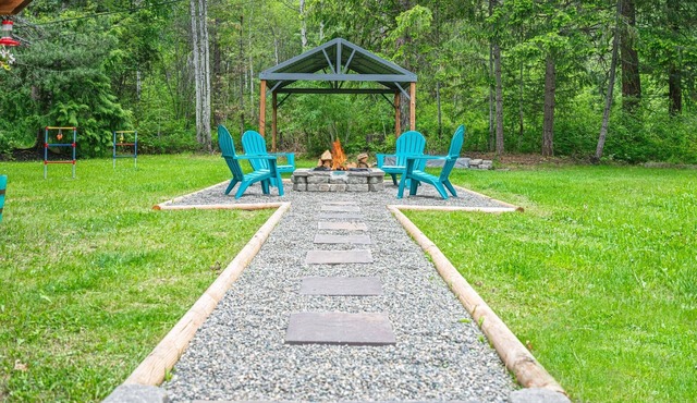 Winter Wonderland Cabin w/ Hottub & Cozy Fireplace