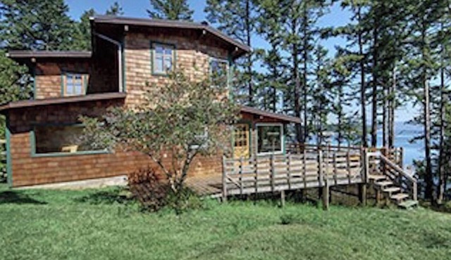 Winter wonderland special: free firewood and smoked salmon, and a bottle of wine