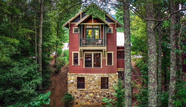 Winterberry Cottage | Treetop Balcony | Village of Cheshire | 5 Min to Downtown Black Mtn!