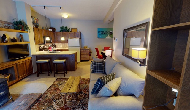 Wintergreen 106 - Cozy and peaceful condo, conveniently located between Killington and Pittsfield