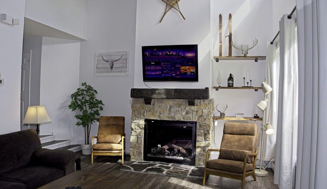Wintergreen Spacious 2 Story Townhome Sauna 2‑Min Walk to Village