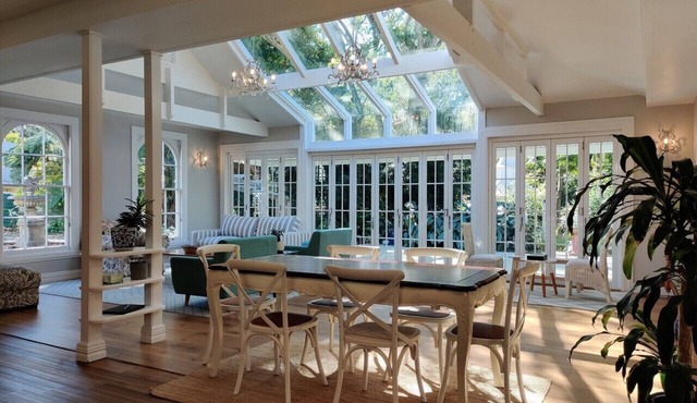 WinterGreen Manor, Glass Pavilion - stylish and charming minutes from Maleny