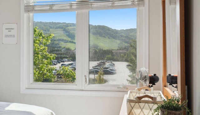 Wintergreen Spacious 2 Story Townhome Sauna 2‑Min Walk to Village