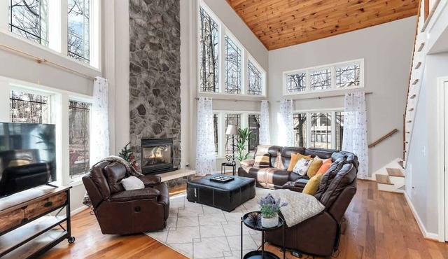 Wintergreen Ridge Retreat