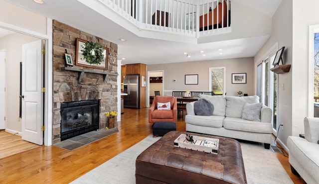 Wintergreen Resort - Mountain home w/4-bedroom 3 bath, Hot Tub & Wifi