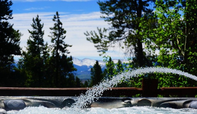 WinterPark Chalet-3br/2ba. 2decks/hottub/mtn views. Skiing/Hiking/Biking nearby.