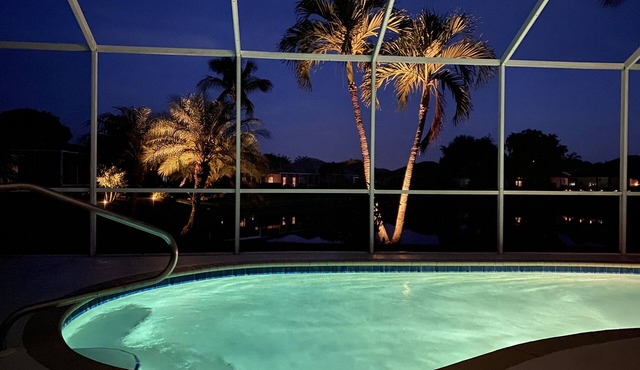 WinterPerfect 3 bedroom Naples Home-South Facing 84 degree HEATED Saltwater Pool