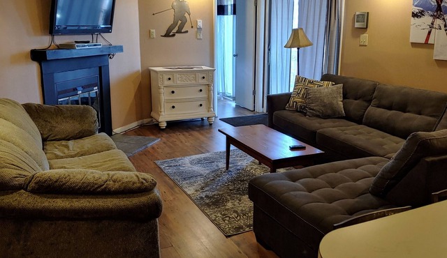 Winterplace Condo 3 bed/2 bath Ski in ski out.