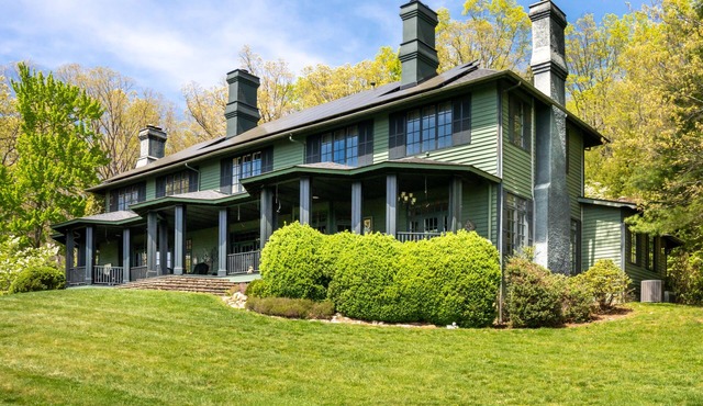 Wintersun. A World Class Private Estate Atop A Mountain 15 min from Asheville