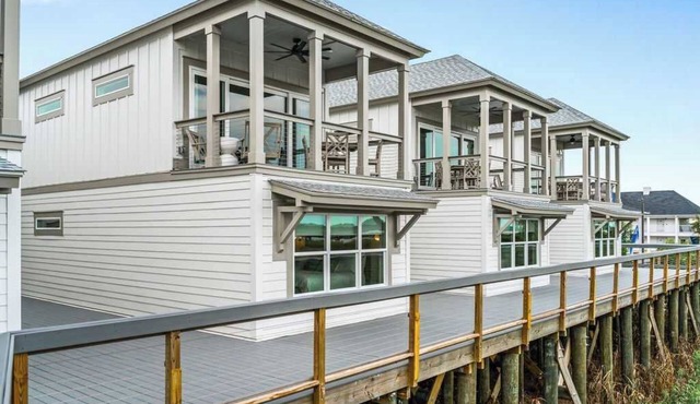 Winyah Bay Villa: Pool & Boat Slip