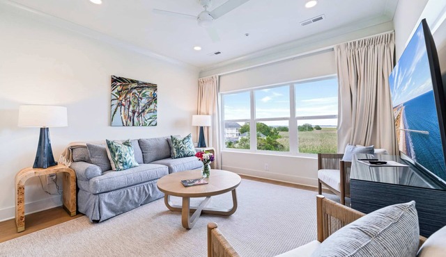 Winyah Bay Villa: Pool & Boat Slip