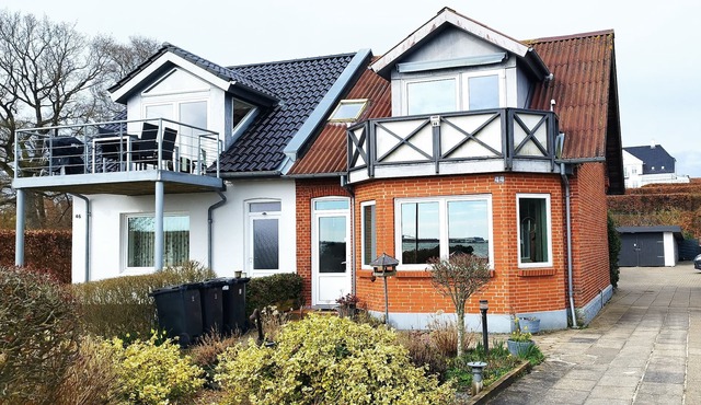 Wirklich Schönes Stadthaus mit Panoramablick auf Klosterbugten