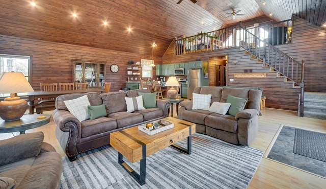 Wisconsin Cabin w/ Private Hot Tub & Deck