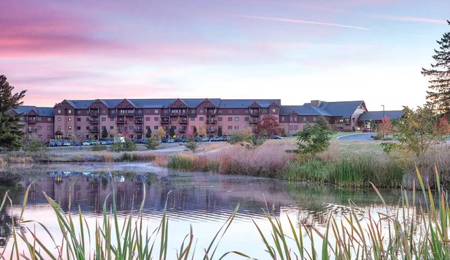 Wisconsin Dells Adventure! Glacier Canyon Resort w/Access to Water Parks!