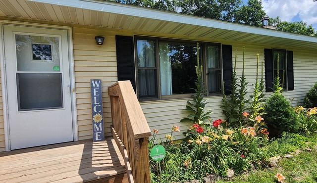 Wisconsin Dells Family Getaway - 'Sunflower' at Spring Lake/'100 Acre Woods'