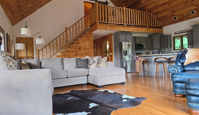 Wisconsin Dells Gathering for 15 Guests/7.5 Acres/5 mins from Downtown Dells