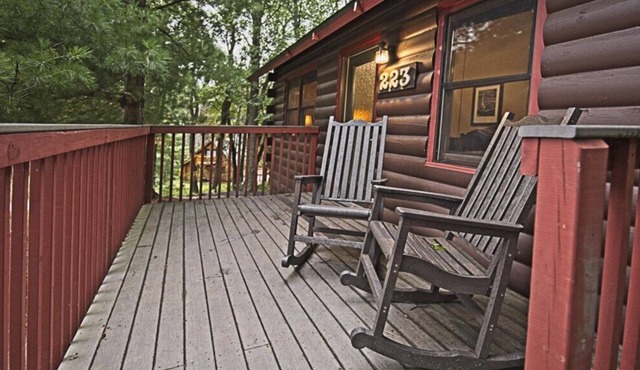 Wisconsin Dells | Pool & Waterpark Access | 2BR Cabin