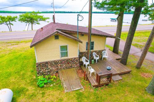 Wisconsin Lakeside Cottage w/Deck, Views