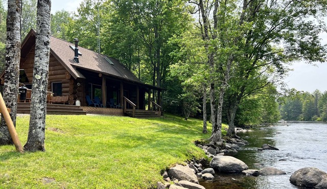 Wisconsin log cabin: Beautiful, private, & on ATV trails along Peshtigo River