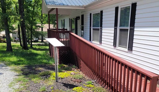 Wish You Were Here Spacious Pomme de Terre Lake Home with AC, WiFi, in Galmey