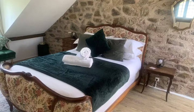 Wishing Well Cottage – Romantic 1BR Retreat for Two Near Bayeux