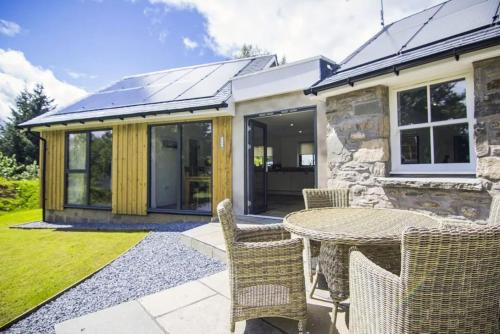 Wishing Well Cottage at Loch Tay and Hot Tub