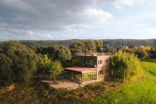 Wishome- Casa con piscina en finca privada, cerca de Gredos - PROMO degustación de hamburguesas ECO de nuestra propia ganadería para reservas de 2 o más noches disfrutadas en mayo