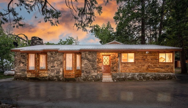 Wishon Retreat: Views BBQ HotTub BassLake Yosemite