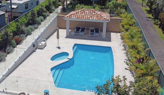 WishStay Waterfront Luxury Retreat,- private pool