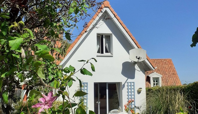 WISSANT - CHARMING 2/3-PERSON COTTAGE (PETS WELCOME). PRIVATE PARKING