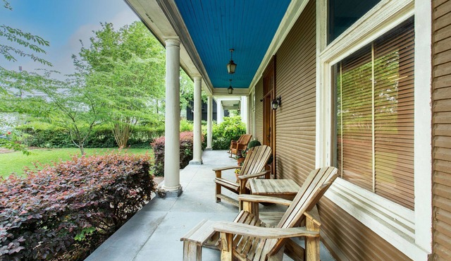 Wisteria 12South | Historic Charmer, Sleeps 10