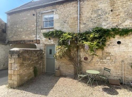 Wisteria Cottage - 2 bed near Bath & many NT sites