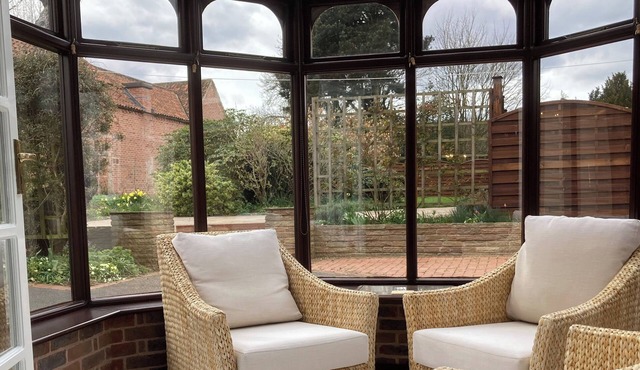 WISTERIA COTTAGE, family friendly in Sherwood Forest