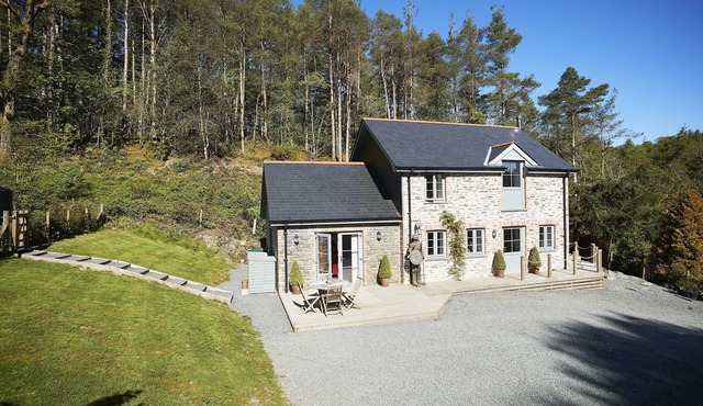 Wisteria Cottage - a beautiful property sleeping 4 guests