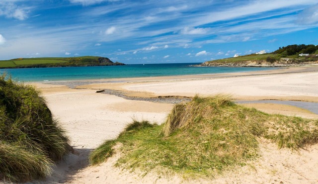 Wisteria Cottage, popular beaches close by