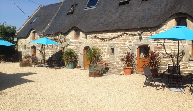 Wisteria Cottage - Vine, Bamboo and Wisteria Cottages