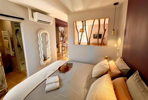 Wisteria Villa - Nuit Enchantée, Ecully