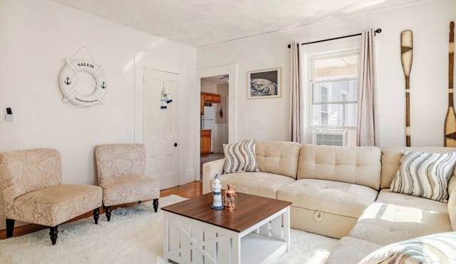 Witch City Retreat w/Tiki Bar