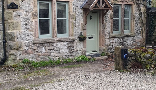 Witchnest - a magical cottage in Derbyshire with EV charging