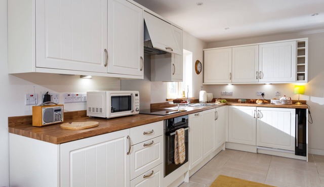 With cosy home comforts in every corner, The Sunset Retreat is the perfect romantic retreat