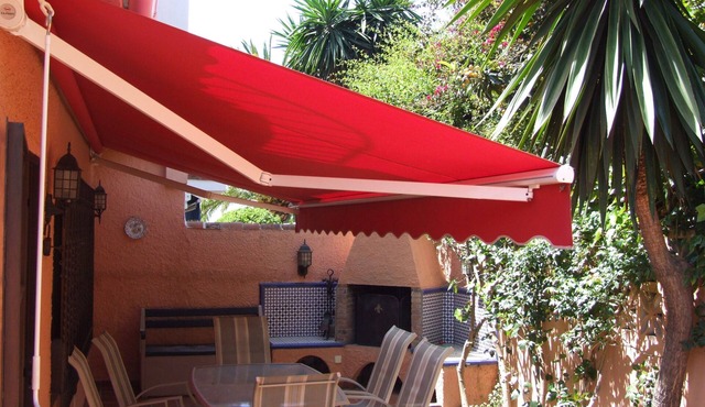 With garden very close to the beach IN COSTABELLA BETWEEN KAPAS AND MONTEROS (WIFI)