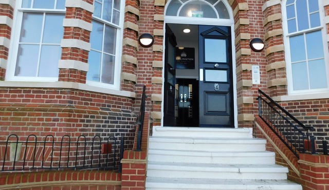 With its wonderful, far reaching sea views, this first floor apartment certainly does have the WOW f