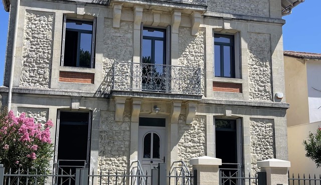 With private pool and facing the beach, character villa in the heart of the resort