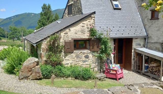 With Stunning Views, A Great Location For Mountain Activities And Relaxing