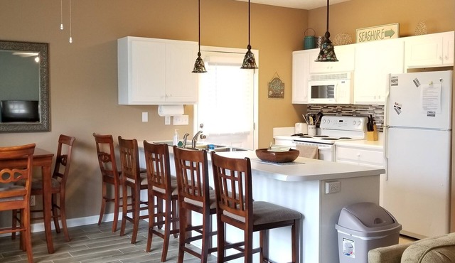 Within 5 minutes of Pier Park! Newly refreshed & quiet!