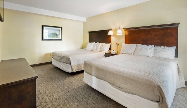 Witness the Gorgeous Scenery of Kelleys Island stay at Marblehead Suites 120