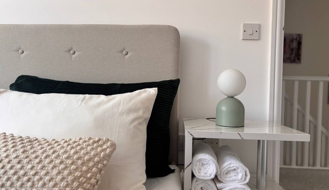 Witney Cotswolds: Comfortable 2-Bedroom Home for 4 Guests