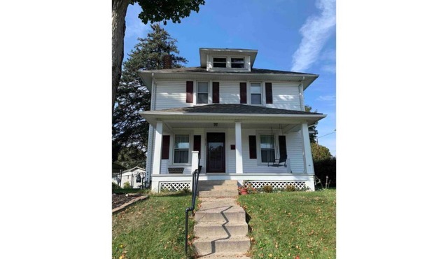 Wittenberg Stadium 3-bed 2-bath Residential Home